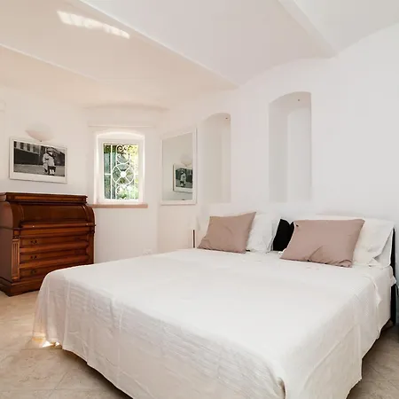 Carmen & Tosca - Two-bedroom With Terrace Apartment