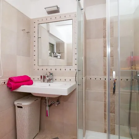 Carmen & Tosca - Two-bedroom With Terrace
