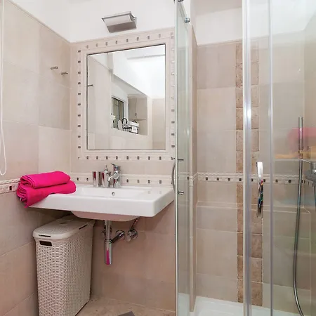 Carmen & Tosca - Two-bedroom With Terrace