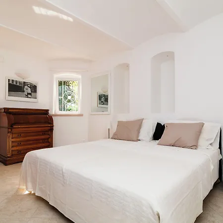 Carmen & Tosca - Two-bedroom With Terrace