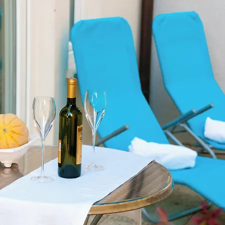 Carmen & Tosca - Two-bedroom With Terrace *