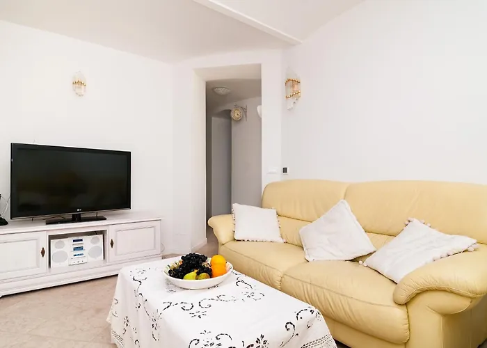 Carmen & Tosca - Two-bedroom With Terrace Apartment