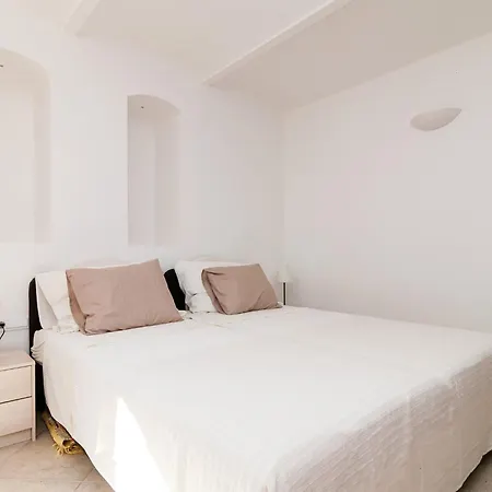 Carmen & Tosca - Two-bedroom With Terrace アパート *