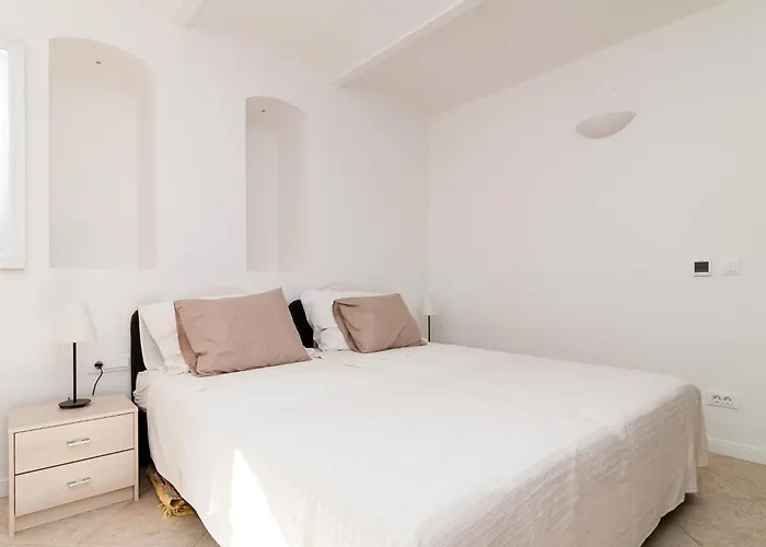 Carmen & Tosca - Two-bedroom With Terrace Apartment *